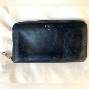 Fossil Leather Wallet 🗝️